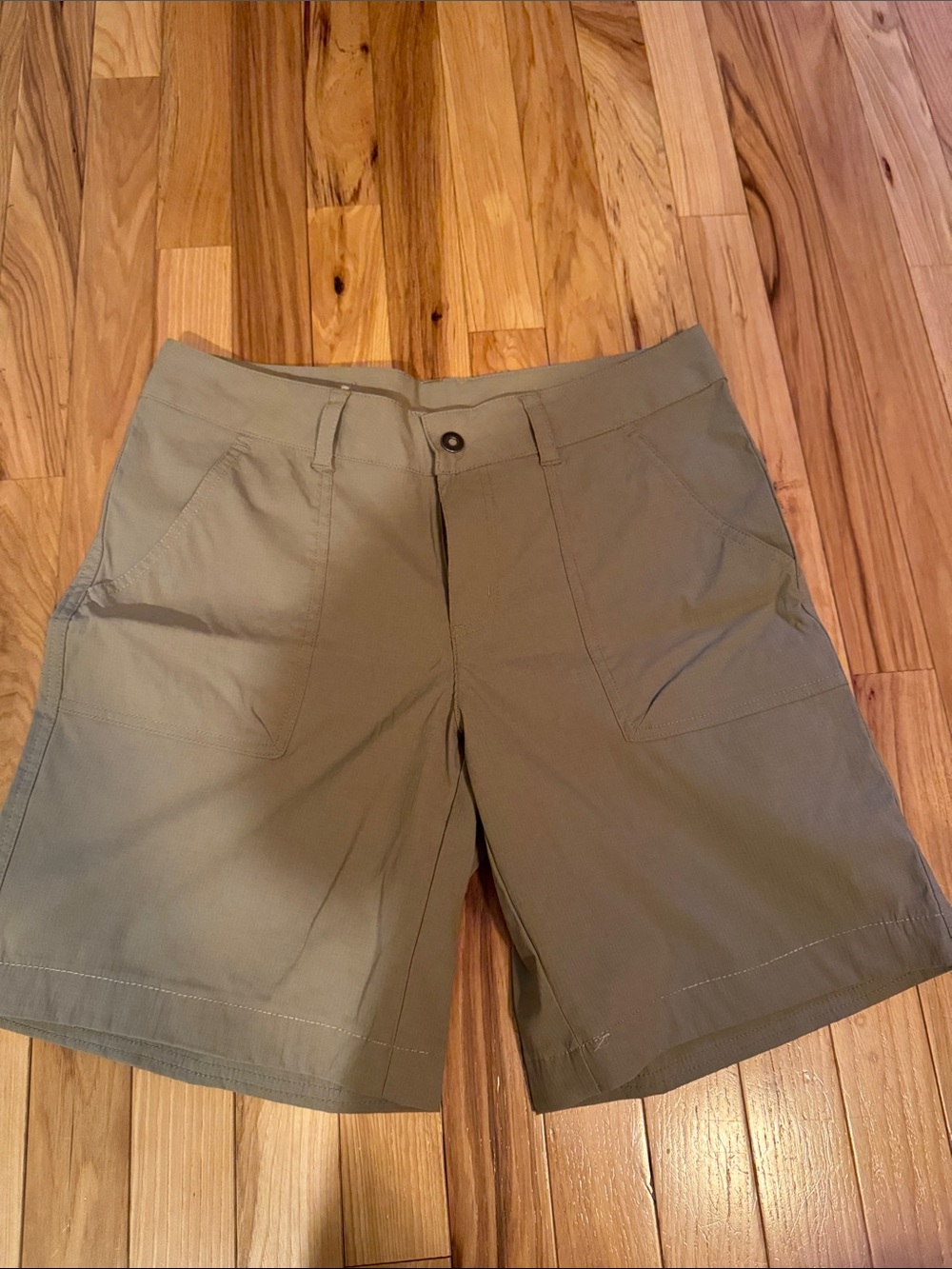 Columbia Women's Olive Green Cargo Shorts